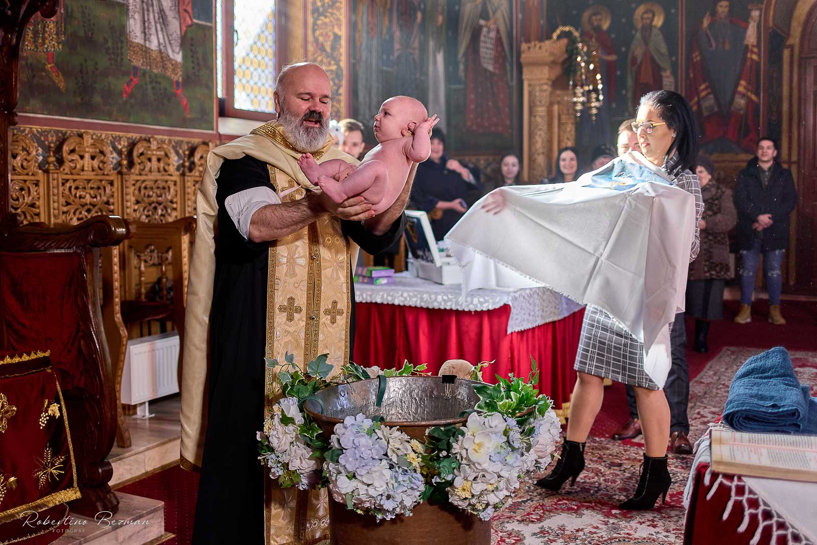 fotograf profesionist de nunta logodna cununie civila religioasa sedinte foto in studio portrete fotografie boudoir nud erotic sedinta foto de maternitate cu burtica gravida