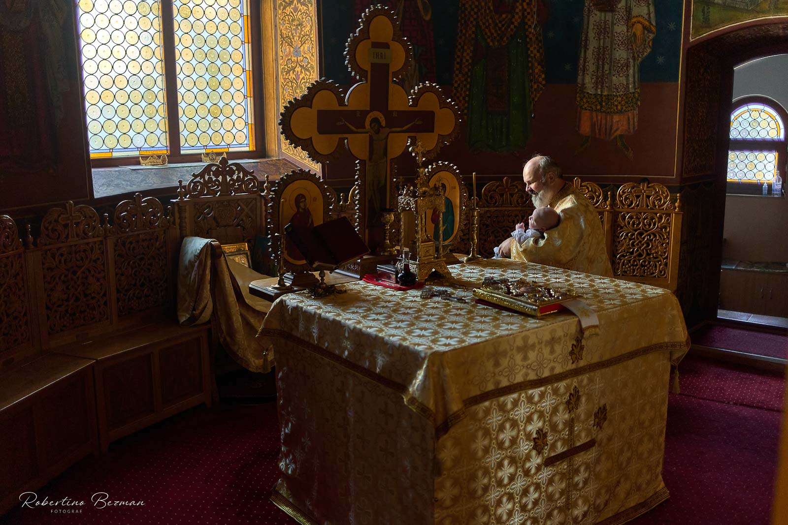 fotograf profesionist de nunta logodna cununie civila religioasa sedinte foto in studio portrete fotografie boudoir nud erotic sedinta foto de maternitate cu burtica gravida