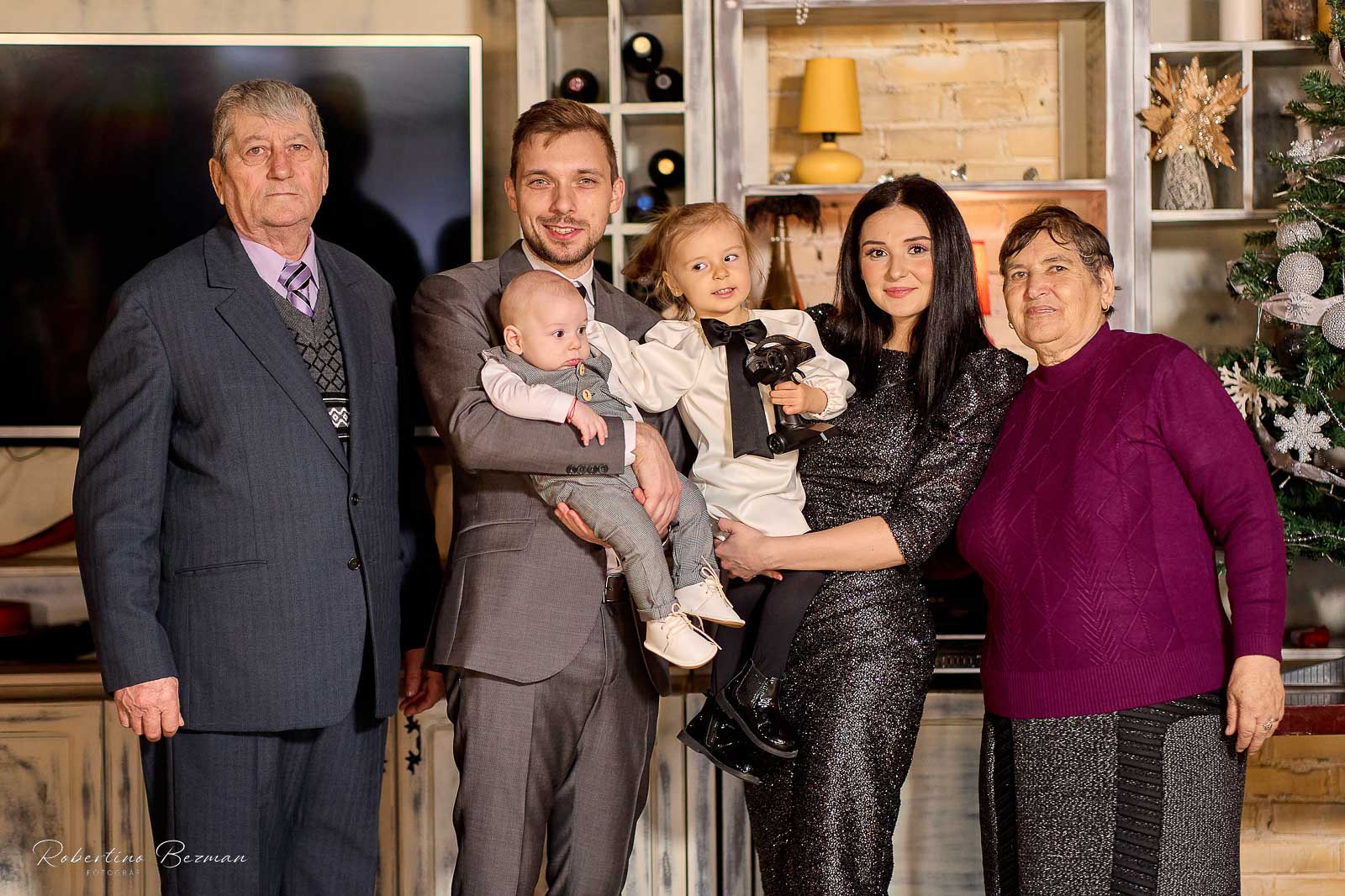 fotograf profesionist de nunta logodna cununie civila religioasa sedinte foto in studio portrete fotografie boudoir nud erotic sedinta foto de maternitate cu burtica gravida