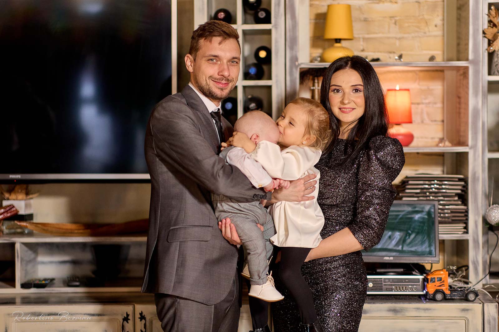 fotograf profesionist de nunta logodna cununie civila religioasa sedinte foto in studio portrete fotografie boudoir nud erotic sedinta foto de maternitate cu burtica gravida