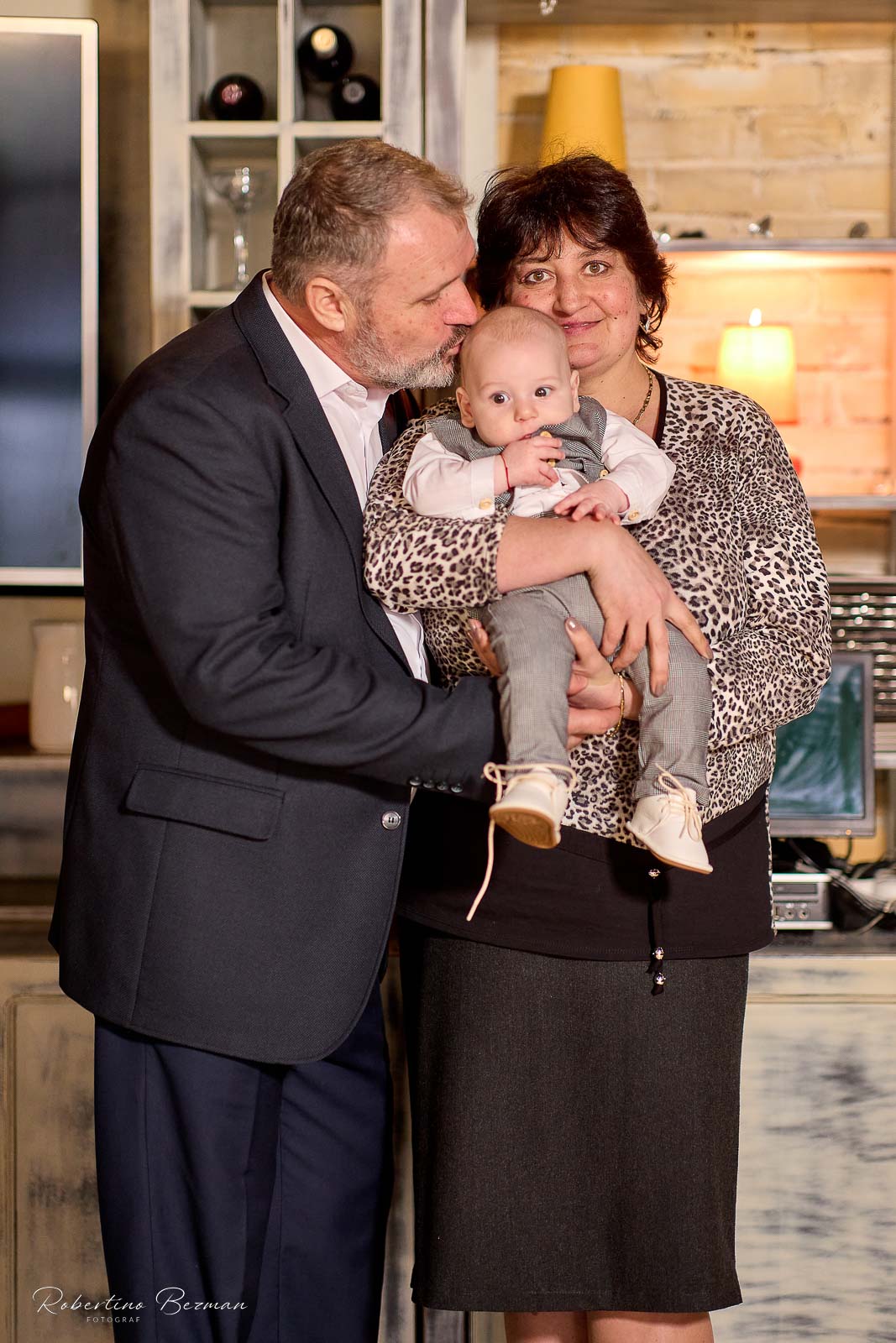 fotograf profesionist de nunta logodna cununie civila religioasa sedinte foto in studio portrete fotografie boudoir nud erotic sedinta foto de maternitate cu burtica gravida