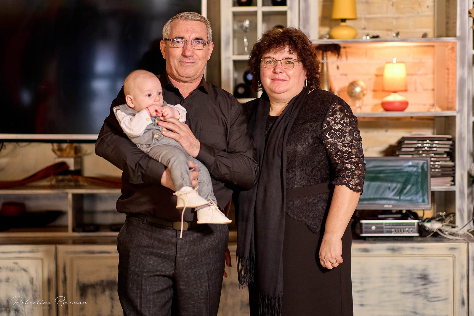 fotograf profesionist de nunta logodna cununie civila religioasa sedinte foto in studio portrete fotografie boudoir nud erotic sedinta foto de maternitate cu burtica gravida