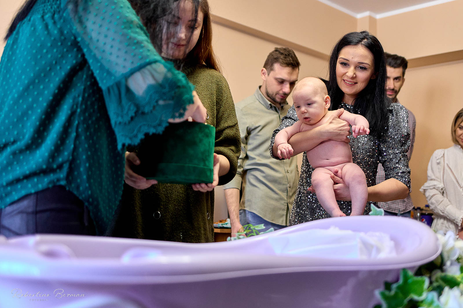 fotograf profesionist de nunta logodna cununie civila religioasa sedinte foto in studio portrete fotografie boudoir nud erotic sedinta foto de maternitate cu burtica gravida