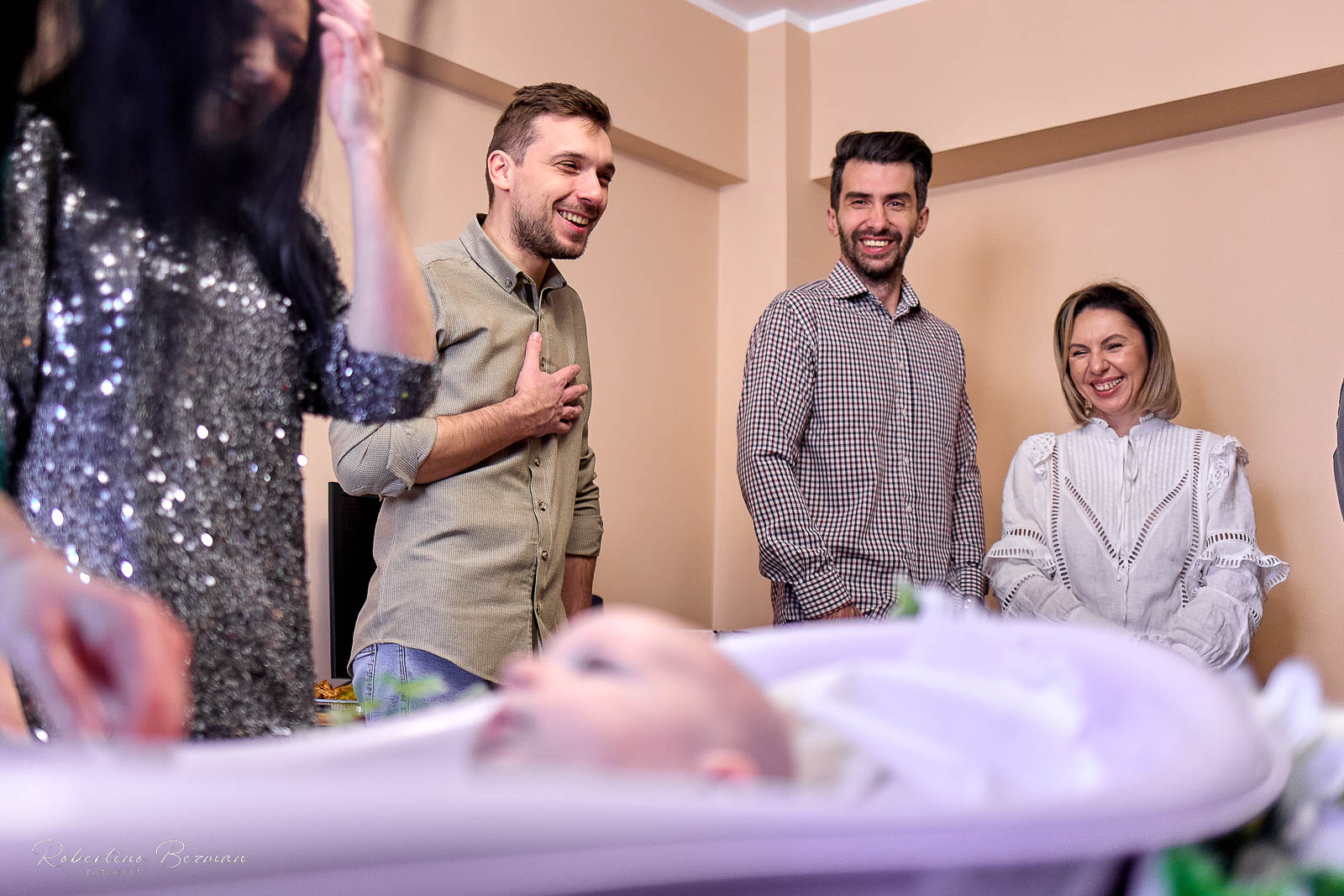 fotograf profesionist de nunta logodna cununie civila religioasa sedinte foto in studio portrete fotografie boudoir nud erotic sedinta foto de maternitate cu burtica gravida