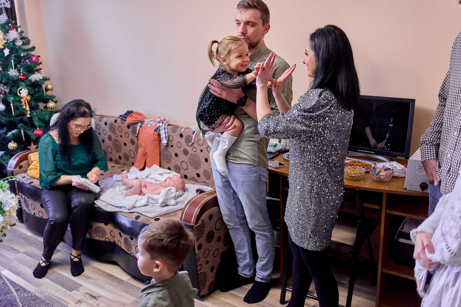 fotograf profesionist de nunta logodna cununie civila religioasa sedinte foto in studio portrete fotografie boudoir nud erotic sedinta foto de maternitate cu burtica gravida