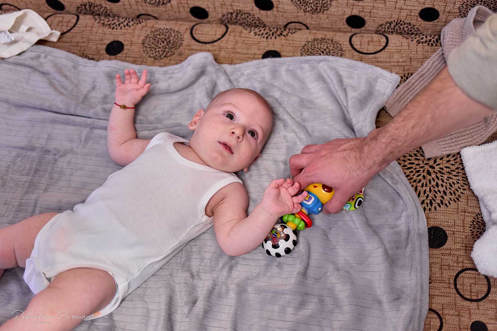 fotograf profesionist de nunta logodna cununie civila religioasa sedinte foto in studio portrete fotografie boudoir nud erotic sedinta foto de maternitate cu burtica gravida