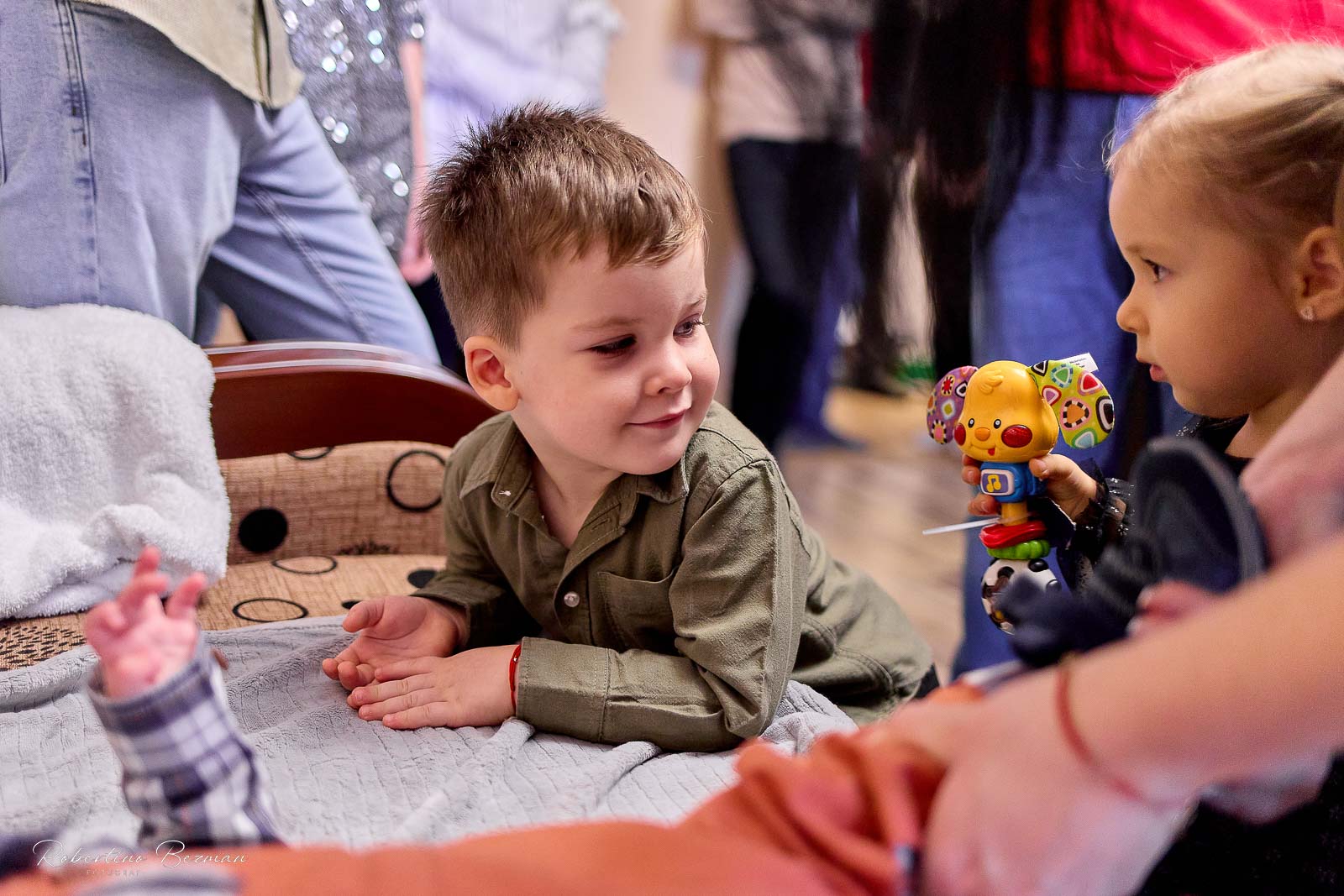 fotograf profesionist de nunta logodna cununie civila religioasa sedinte foto in studio portrete fotografie boudoir nud erotic sedinta foto de maternitate cu burtica gravida