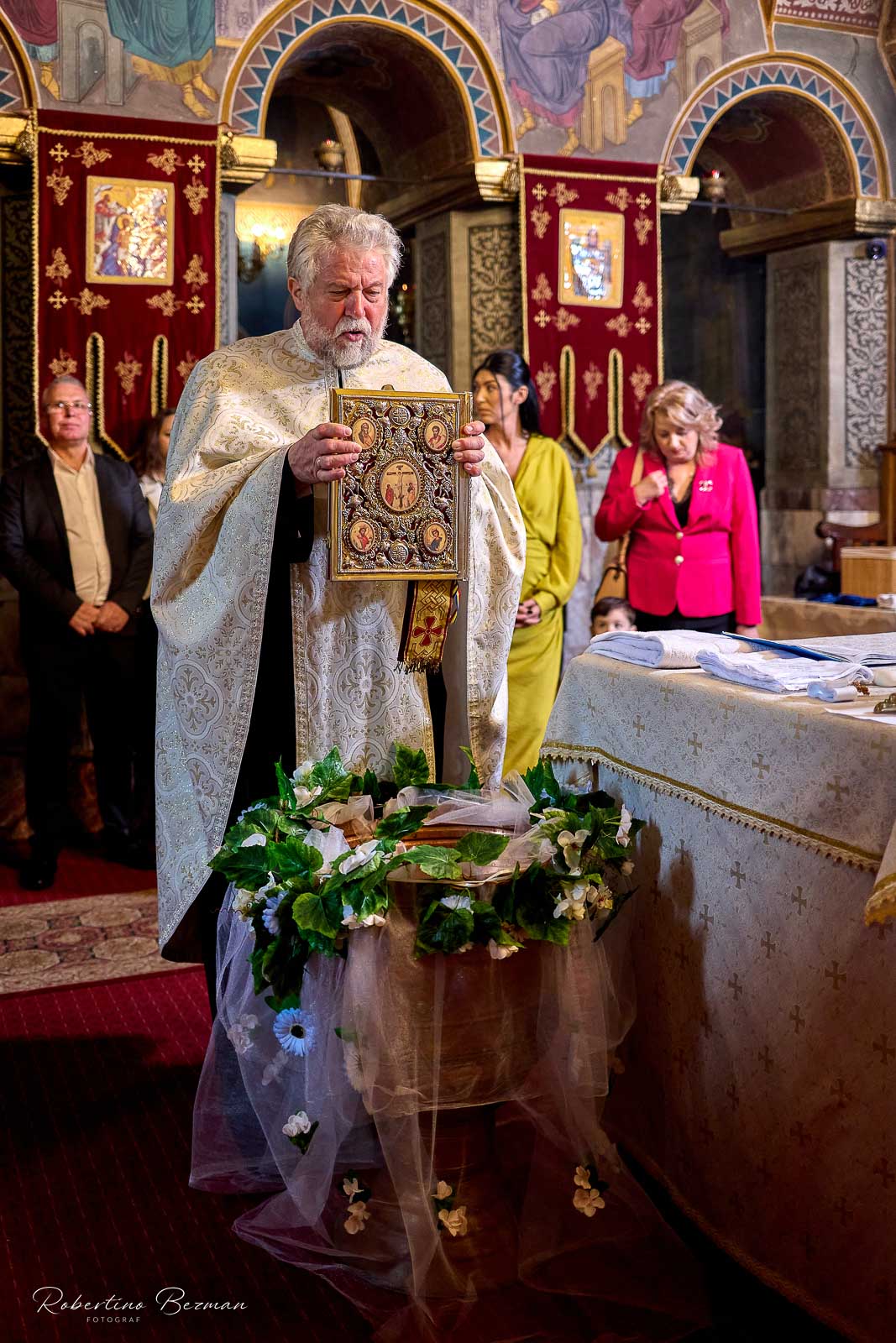 fotograf profesionist de nunta logodna cununie civila religioasa sedinte foto in studio portrete fotografie boudoir budoar nud erotic glamour sedinta foto de maternitate cu burtica gravida