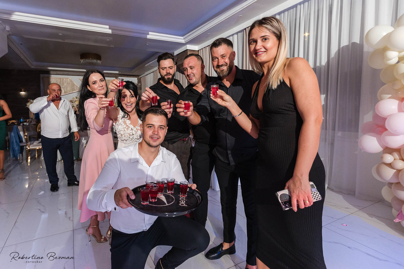 fotograf profesionist de nunta logodna cununie civila religioasa sedinte foto in studio portrete fotografie boudoir budoar beauty nud erotic glamour sedinta foto de maternitate cu burtica gravida