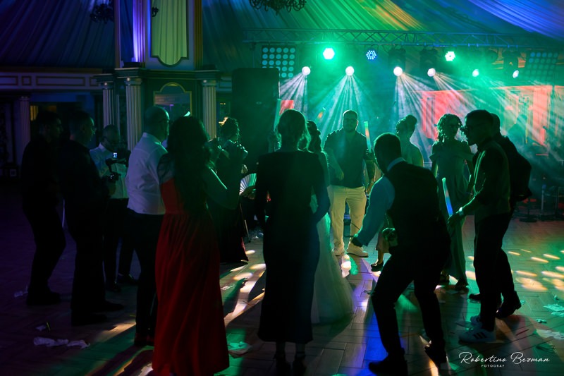 fotograf profesionist de nunta logodna cununie civila religioasa sedinte foto in studio portrete fotografie boudoir budoar beauty nud erotic glamour sedinta foto de maternitate cu burtica gravida braila