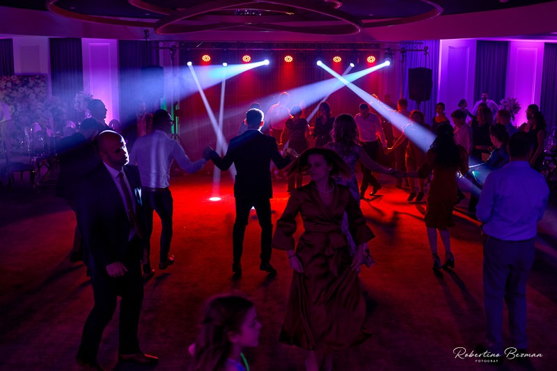 fotograf profesionist de nunta logodna cununie civila religioasa sedinte foto in studio portrete fotografie boudoir budoar beauty nud erotic glamour sedinta foto de maternitate cu burtica gravida braila