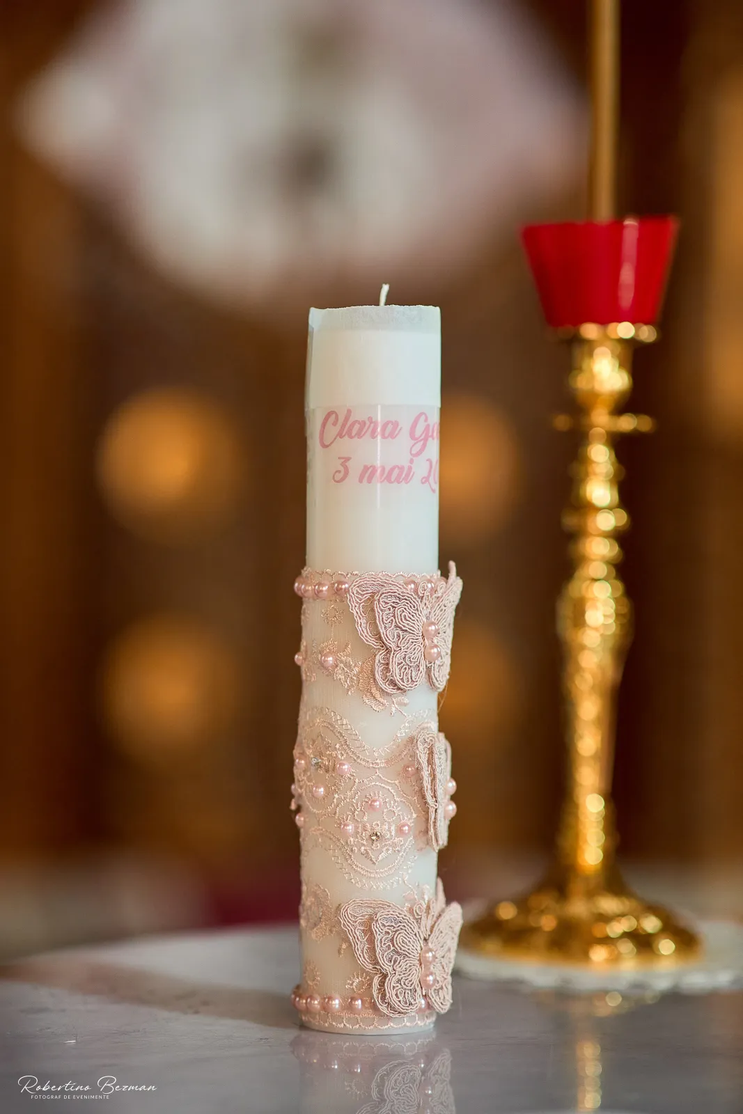 Clara Georgia la botez în Galați, fotografii emoționante realizate în timpul ceremoniei religioase și al petrecerii festive, surprinzând momente autentice de familie, iubire și bucurie.
