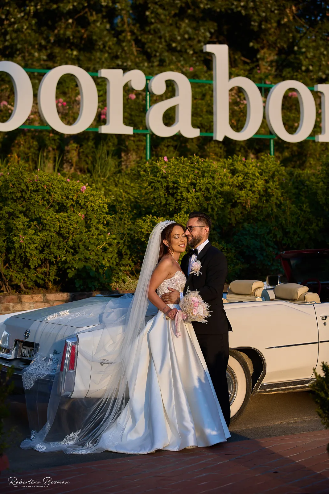 Nuntă Galați Ioana și Cornel mașină clasică ședință foto Bora Bora Events