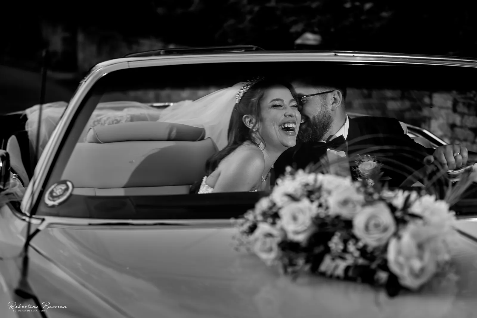Nuntă Galați Ioana și Cornel mașină clasică ședință foto Bora Bora Events